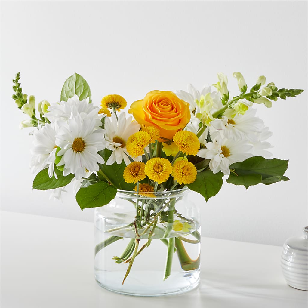 Sun Salutation Bouquet – Distinctive Design Studio Llc, Ham Lake MN