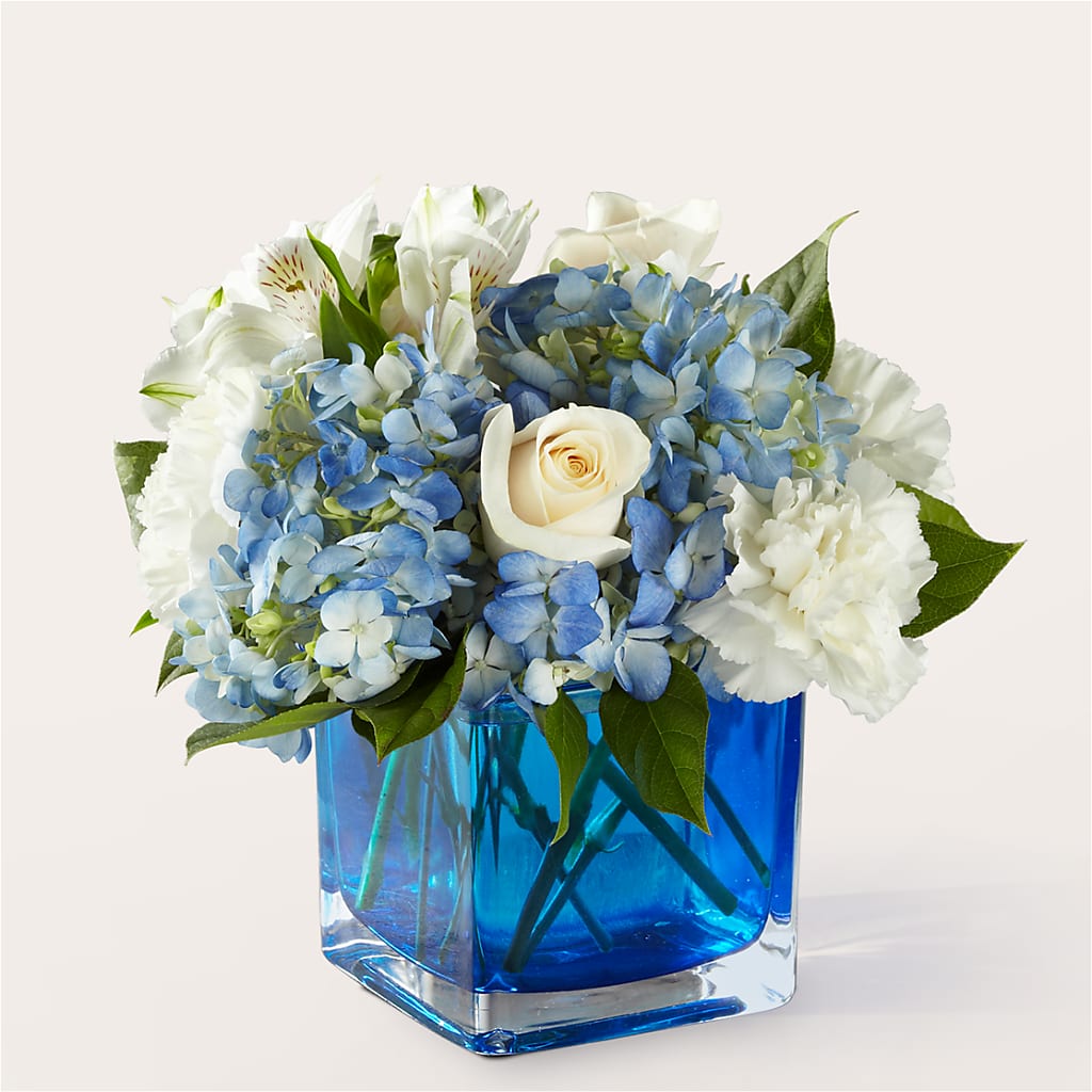 Soothing Waters Bouquet – Distinctive Design Studio Llc, Ham Lake MN