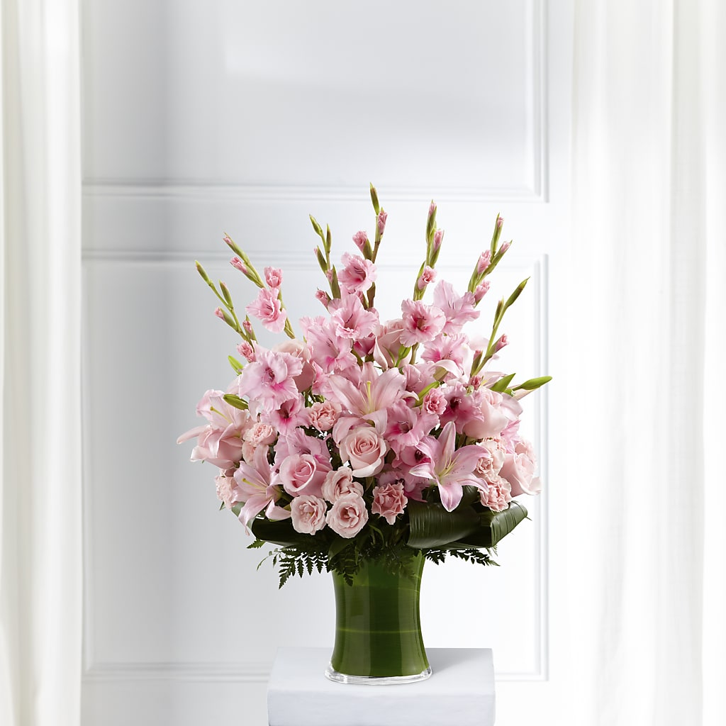 Lovely Tribute Bouquet – Distinctive Design Studio Llc, Ham Lake MN