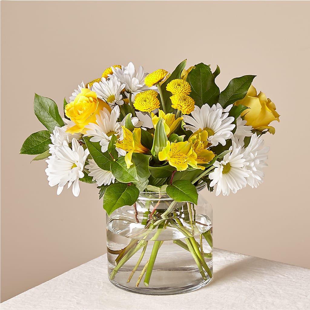 Sunny Sentiments Bouquet – Distinctive Design Studio Llc, Ham Lake MN