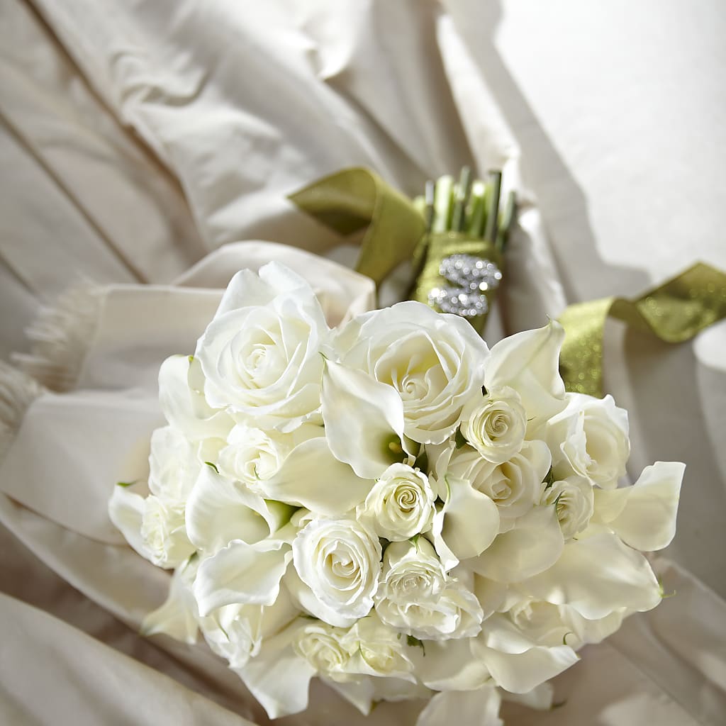 Serene Highness Bouquet – Distinctive Design Studio Llc, Ham Lake MN