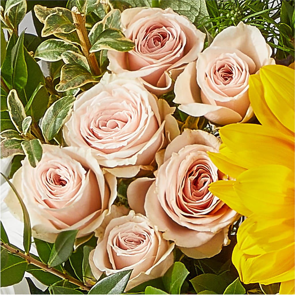 The Good Life Bouquet –  Distinctive Design Studio Llc, Ham Lake MN