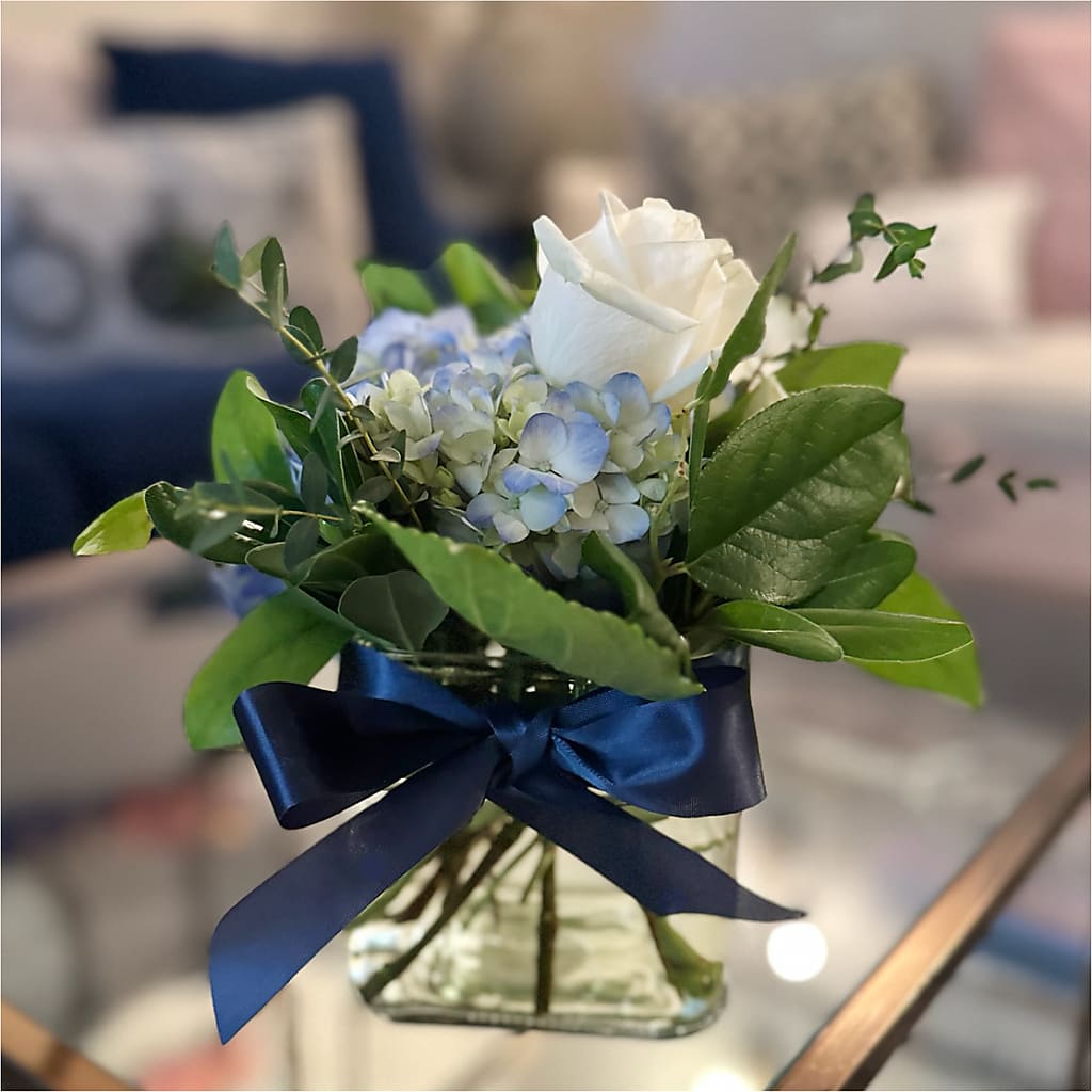Sky Blue Delight Bouquet –  Distinctive Design Studio Llc, Ham Lake MN