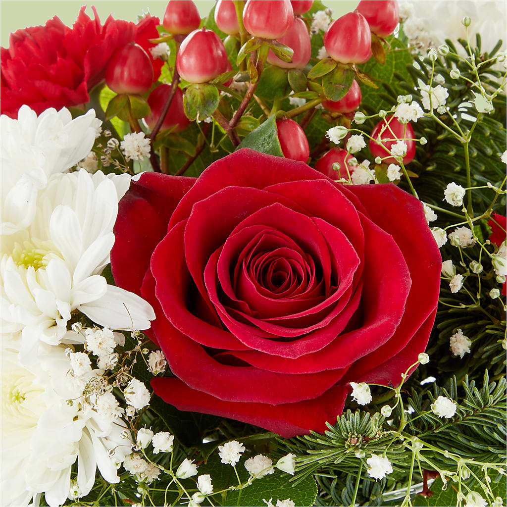 Chance of Flurries Bouquet –  Distinctive Design Studio Llc, Ham Lake MN