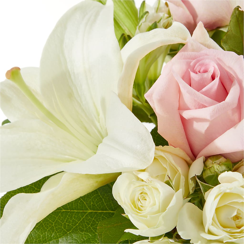 Kindhearted Bouquet –  Distinctive Design Studio Llc, Ham Lake MN