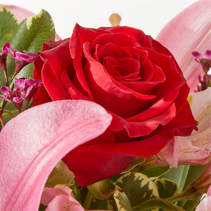 Lucky in Love Bouquet –  Distinctive Design Studio Llc, Ham Lake MN