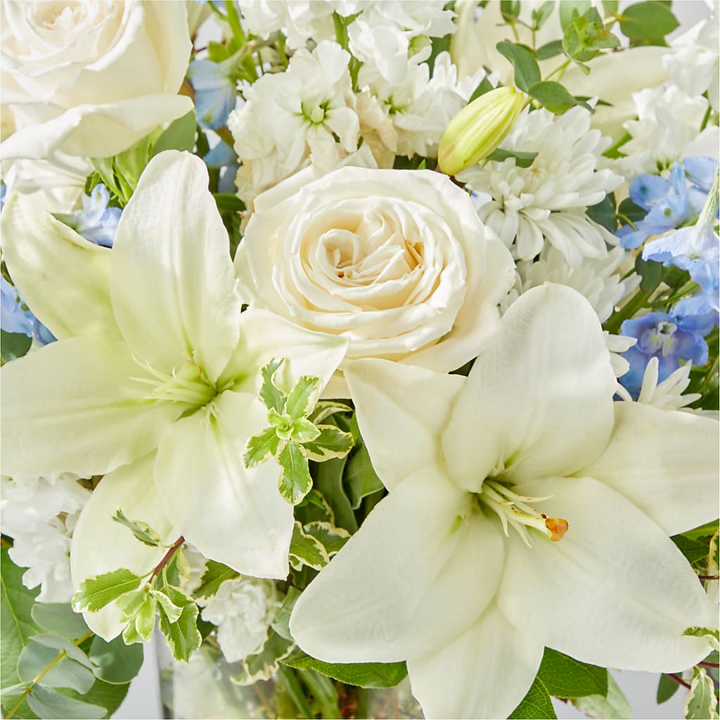 Peace of Mind Bouquet –  Distinctive Design Studio Llc, Ham Lake MN