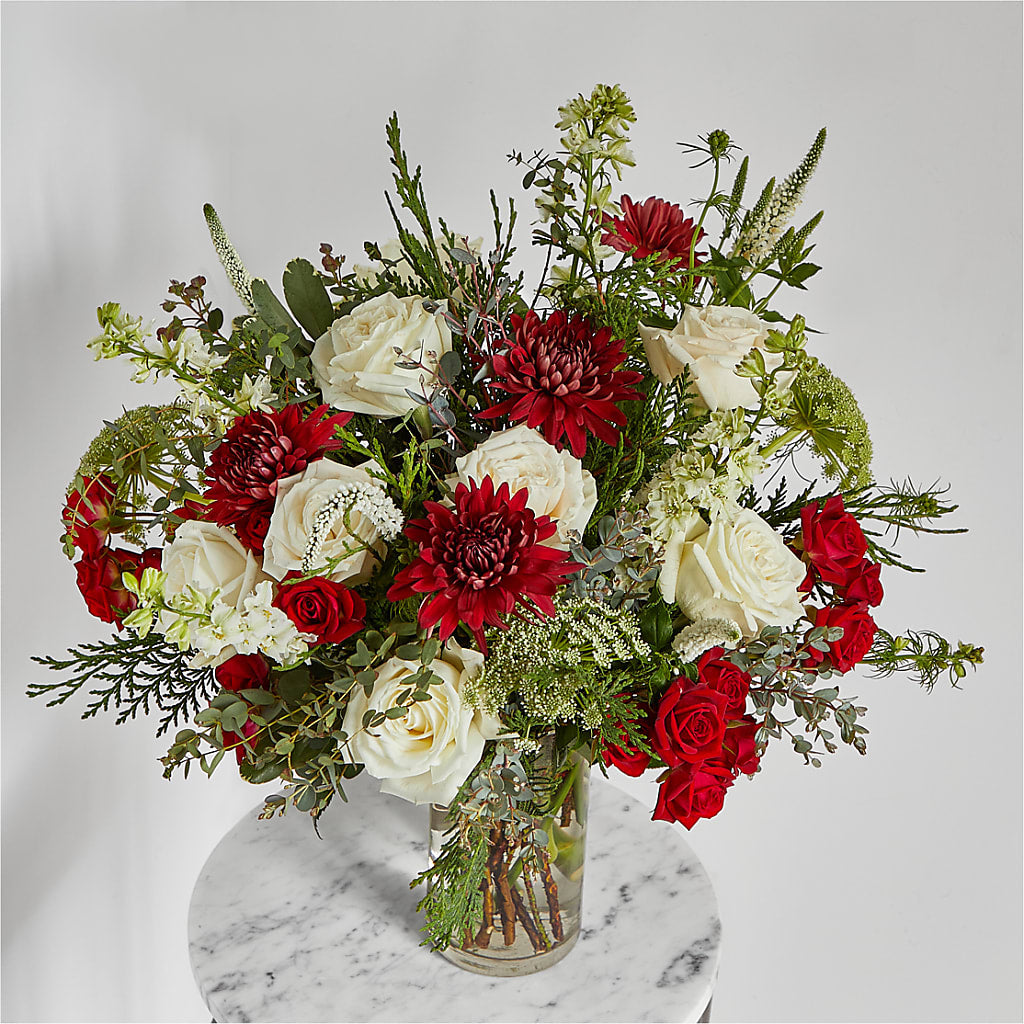 Favorite Traditions Bouquet –  Distinctive Design Studio Llc, Ham Lake MN