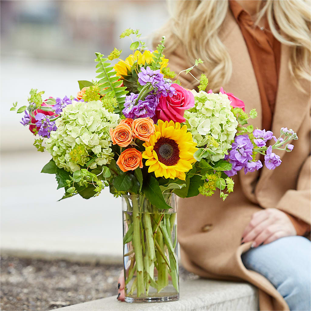 Vibrant Greetings Bouquet –  Distinctive Design Studio Llc, Ham Lake MN