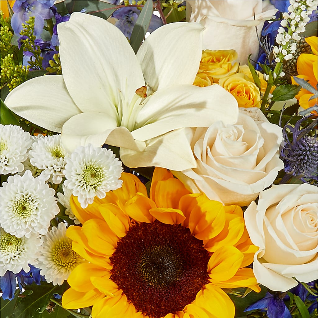 Wonderfully Sunny Bouquet –  Distinctive Design Studio Llc, Ham Lake MN