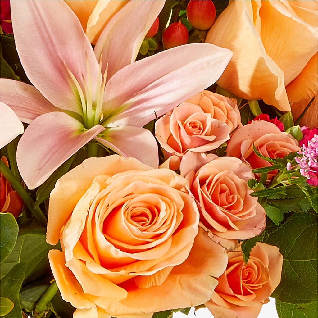 Bisous Bouquet –  Distinctive Design Studio Llc, Ham Lake MN
