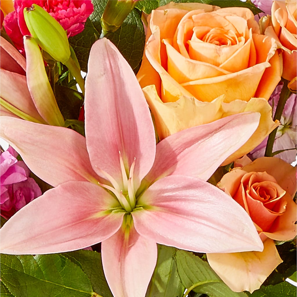 Bisous Bouquet –  Distinctive Design Studio Llc, Ham Lake MN